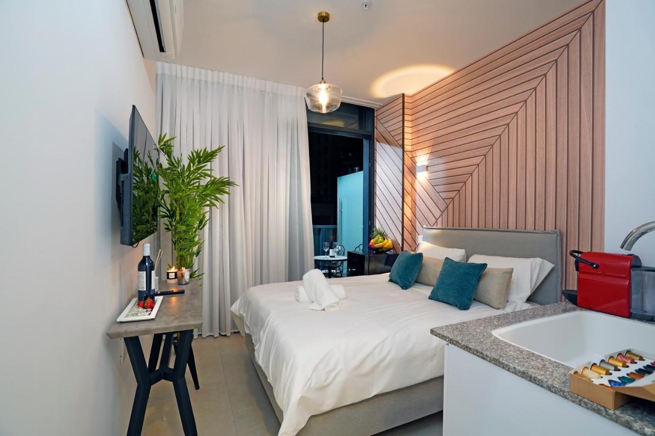 Hi-Yam Seaview Apartments & Suites - יש ממ"ד Bat Yam Eksteriør billede