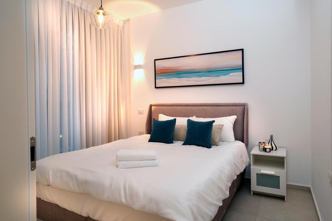 Hi-Yam Seaview Apartments & Suites - יש ממ"ד Bat Yam Eksteriør billede