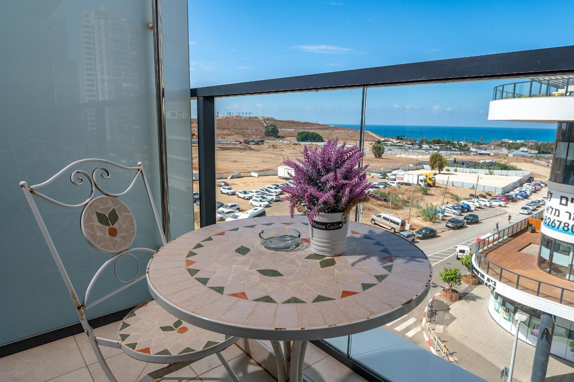 Hi-Yam Seaview Apartments & Suites - יש ממ"ד Bat Yam Værelse billede