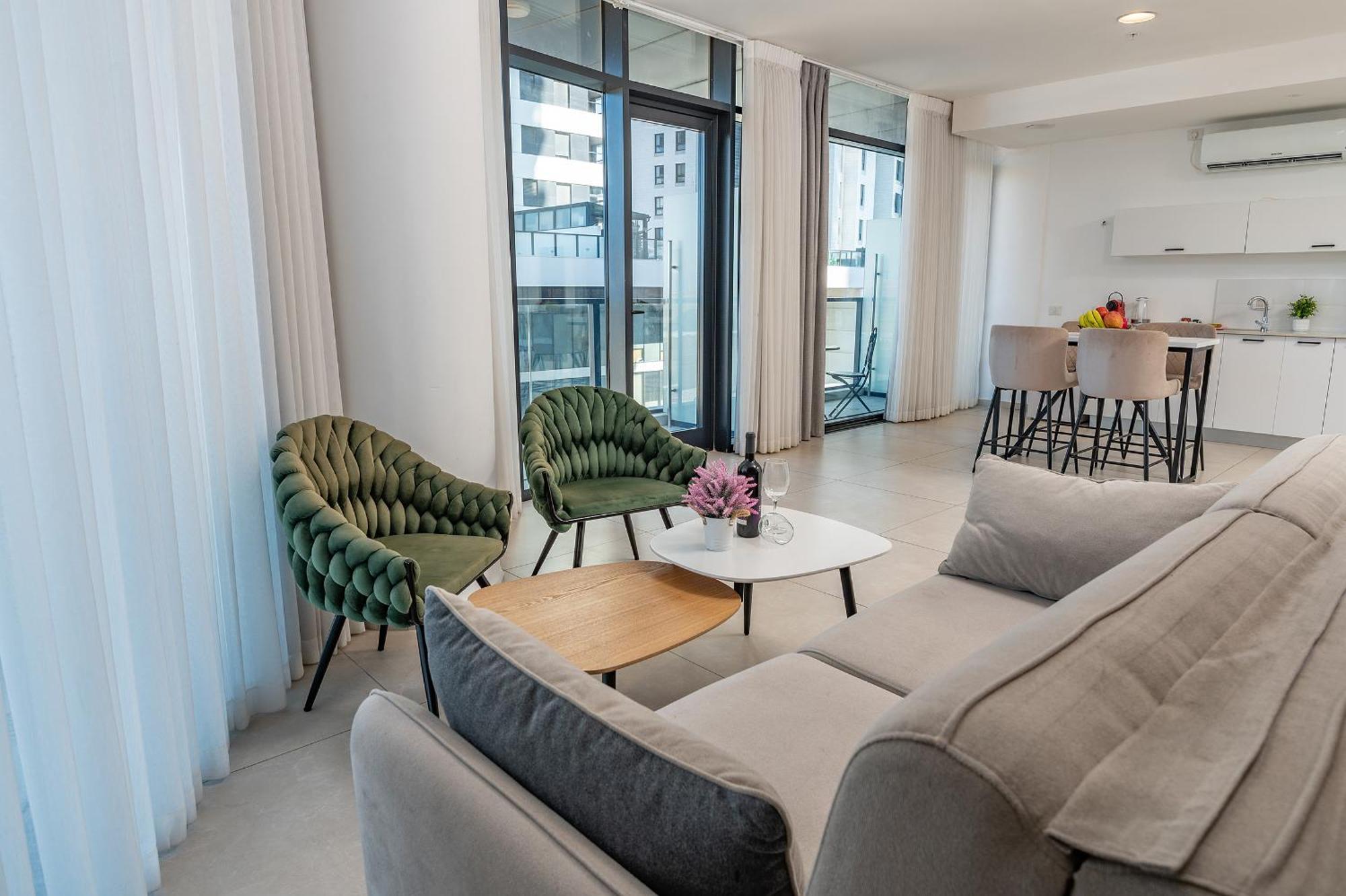 Hi-Yam Seaview Apartments & Suites - יש ממ"ד Bat Yam Værelse billede