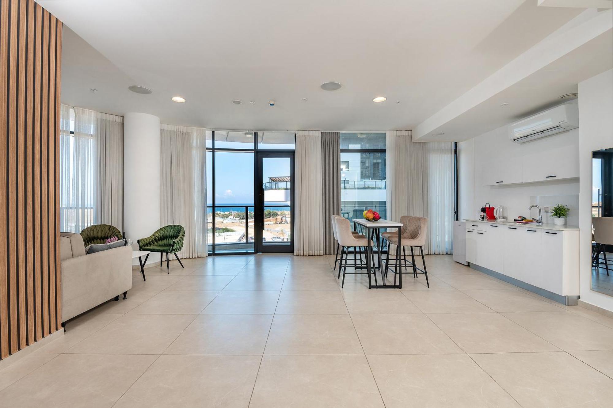 Hi-Yam Seaview Apartments & Suites - יש ממ"ד Bat Yam Værelse billede