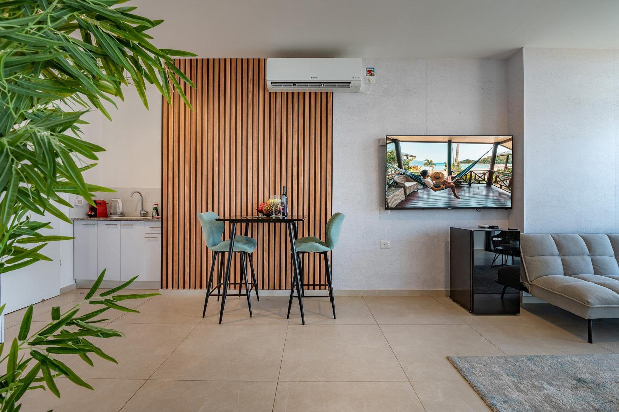 Hi-Yam Seaview Apartments & Suites - יש ממ"ד Bat Yam Værelse billede