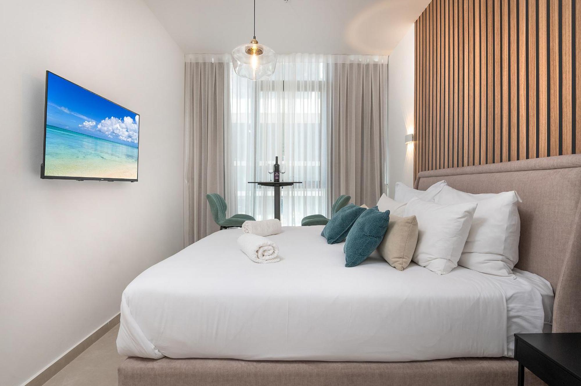 Hi-Yam Seaview Apartments & Suites - יש ממ"ד Bat Yam Værelse billede