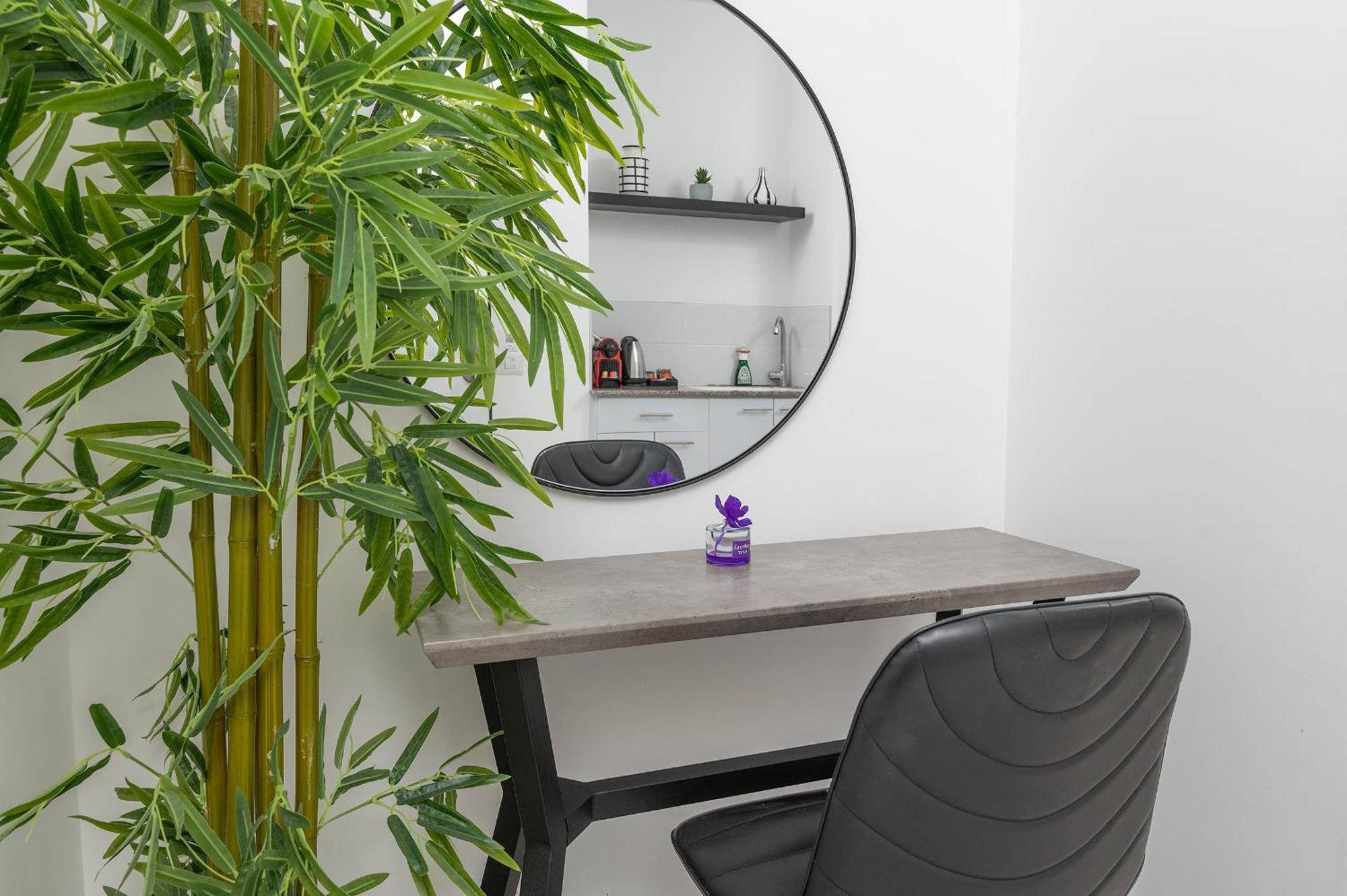 Hi-Yam Seaview Apartments & Suites - יש ממ"ד Bat Yam Værelse billede
