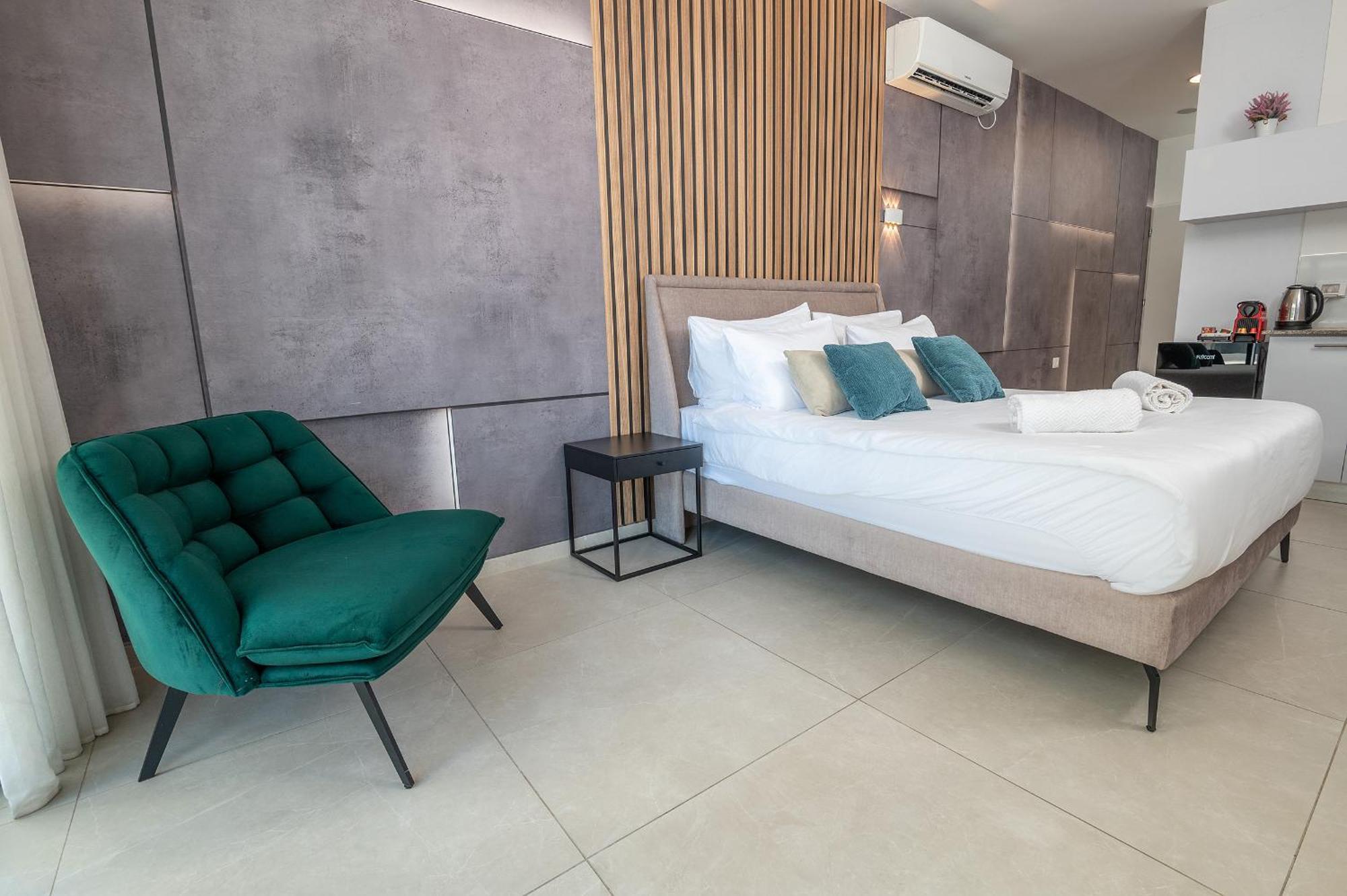 Hi-Yam Seaview Apartments & Suites - יש ממ"ד Bat Yam Værelse billede
